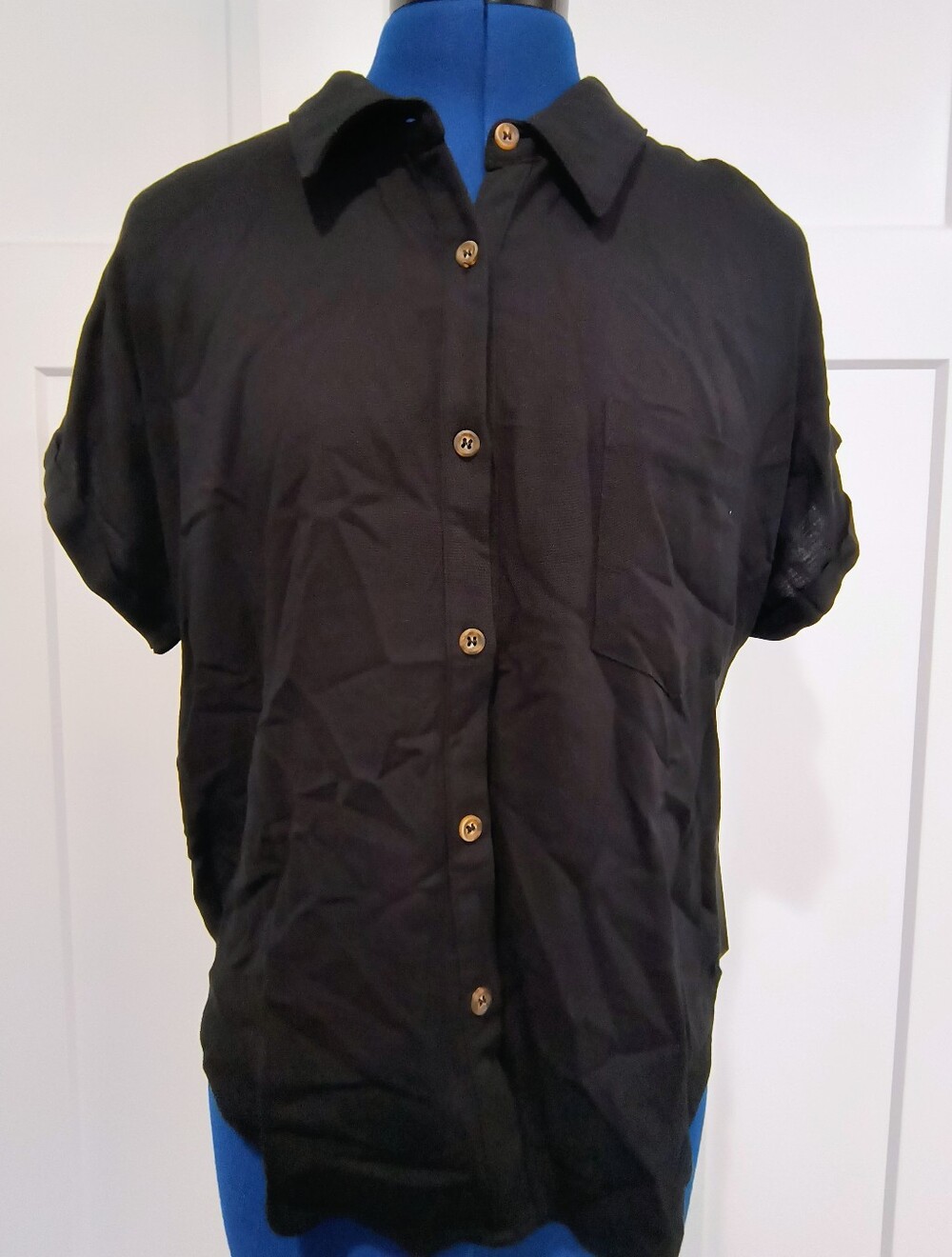 NWT Moa Moa Black Short Sleeve Button-Up Shirt